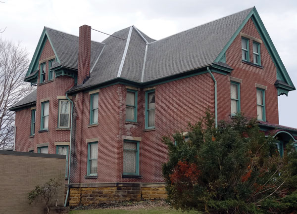 How To Identify Your Roof Slate - Peach Bottom slate roof.